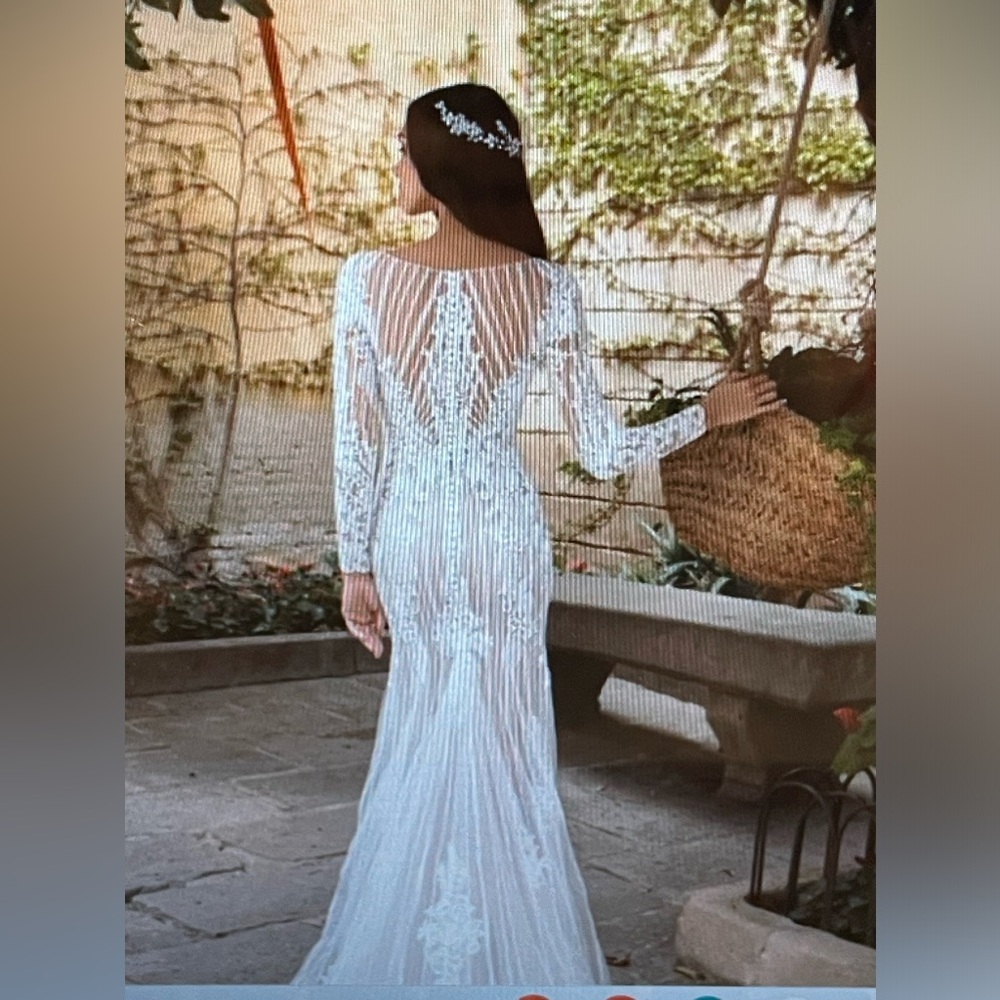 Wedding dress embroidered with thread,beads off white and crystal . - Picture 2 of 7